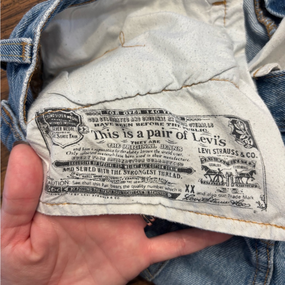 Levi’s women’s denim short W30 - Picture 15 of 15